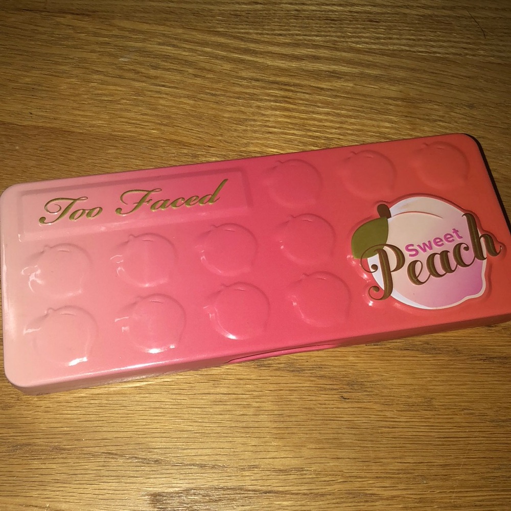 Too Faced Sweet Peach Eyeshadow Palette 🍑
